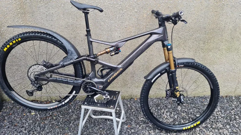 Rise LT M10 630w Cosmic Carbon View - Golden Sand With Extras our own Test Bike -150Miles